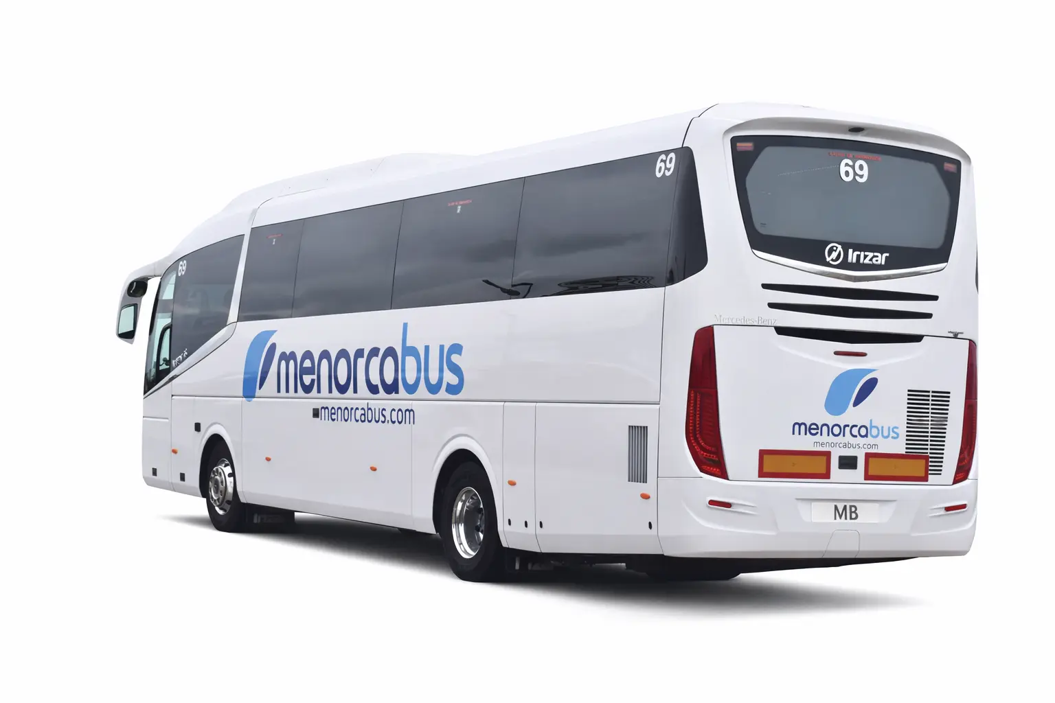 Autobús Mercedes de 55 plazas en Menorca para transporte de grupos