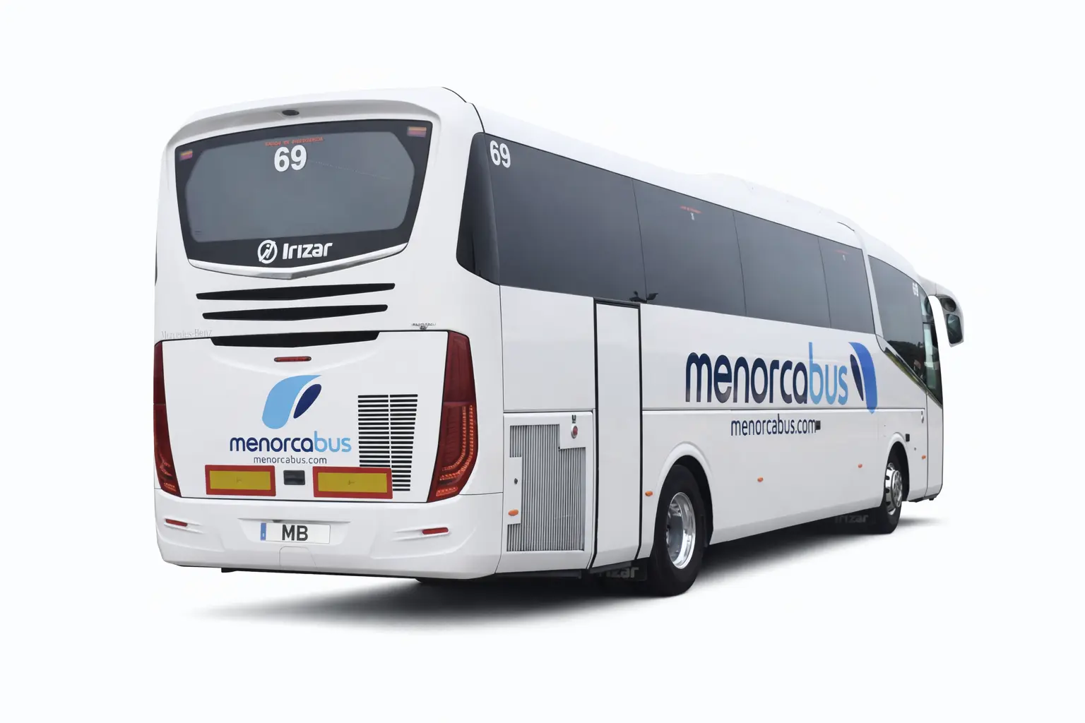 Autobús Mercedes de 55 plazas en Menorca para transporte de grupos