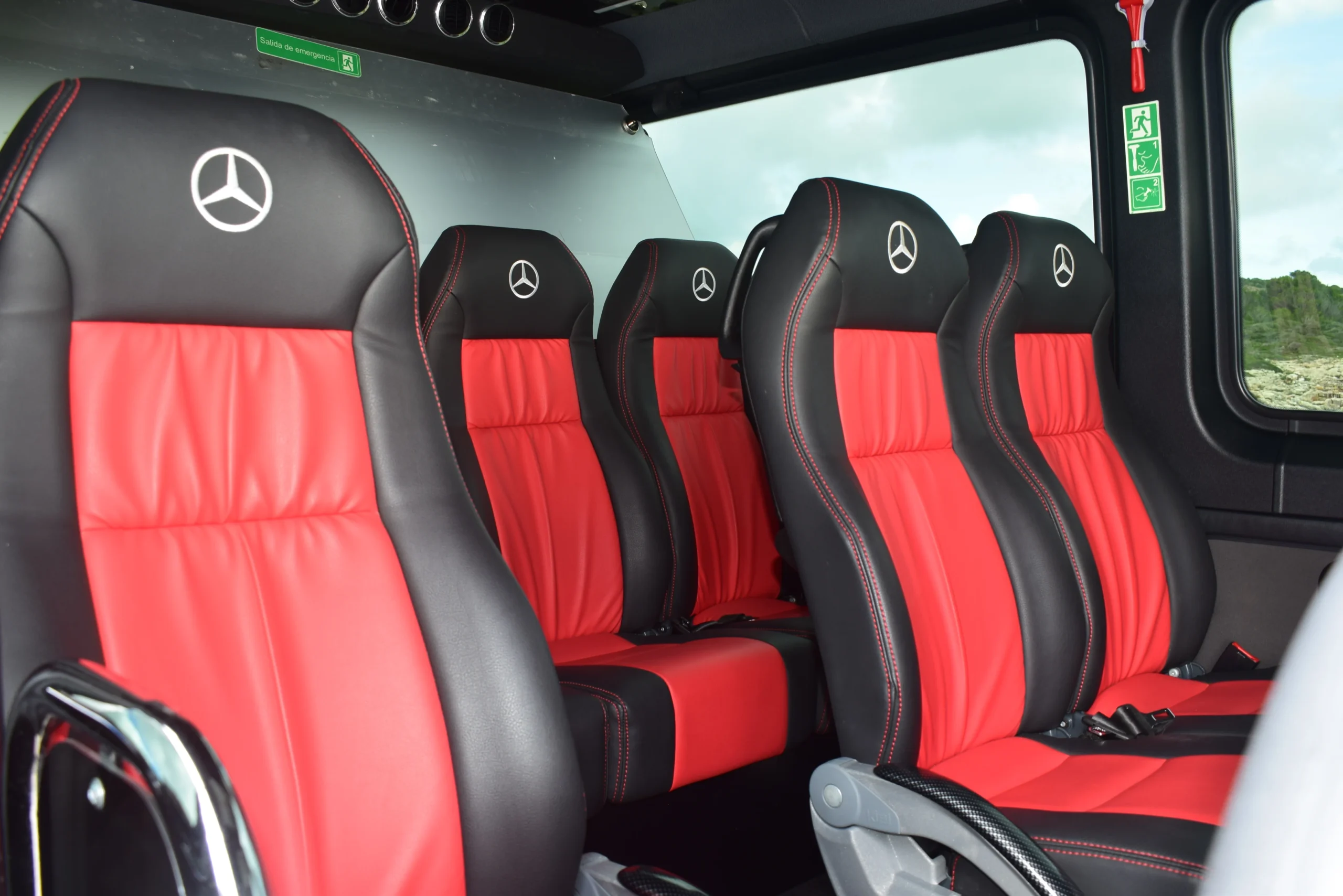 Minibus Sprinter 10 plazas Menorca para transfer aeropuerto y hoteles