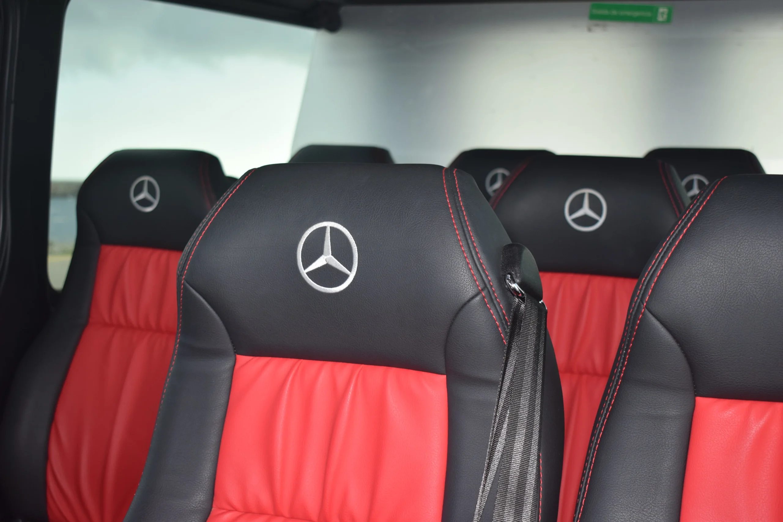 Minibus Sprinter 10 plazas Menorca para transfer aeropuerto y hoteles