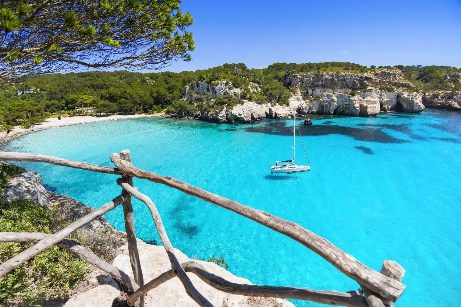 Macarella en una excursión para pasajeros de crucero MSC en Menorca