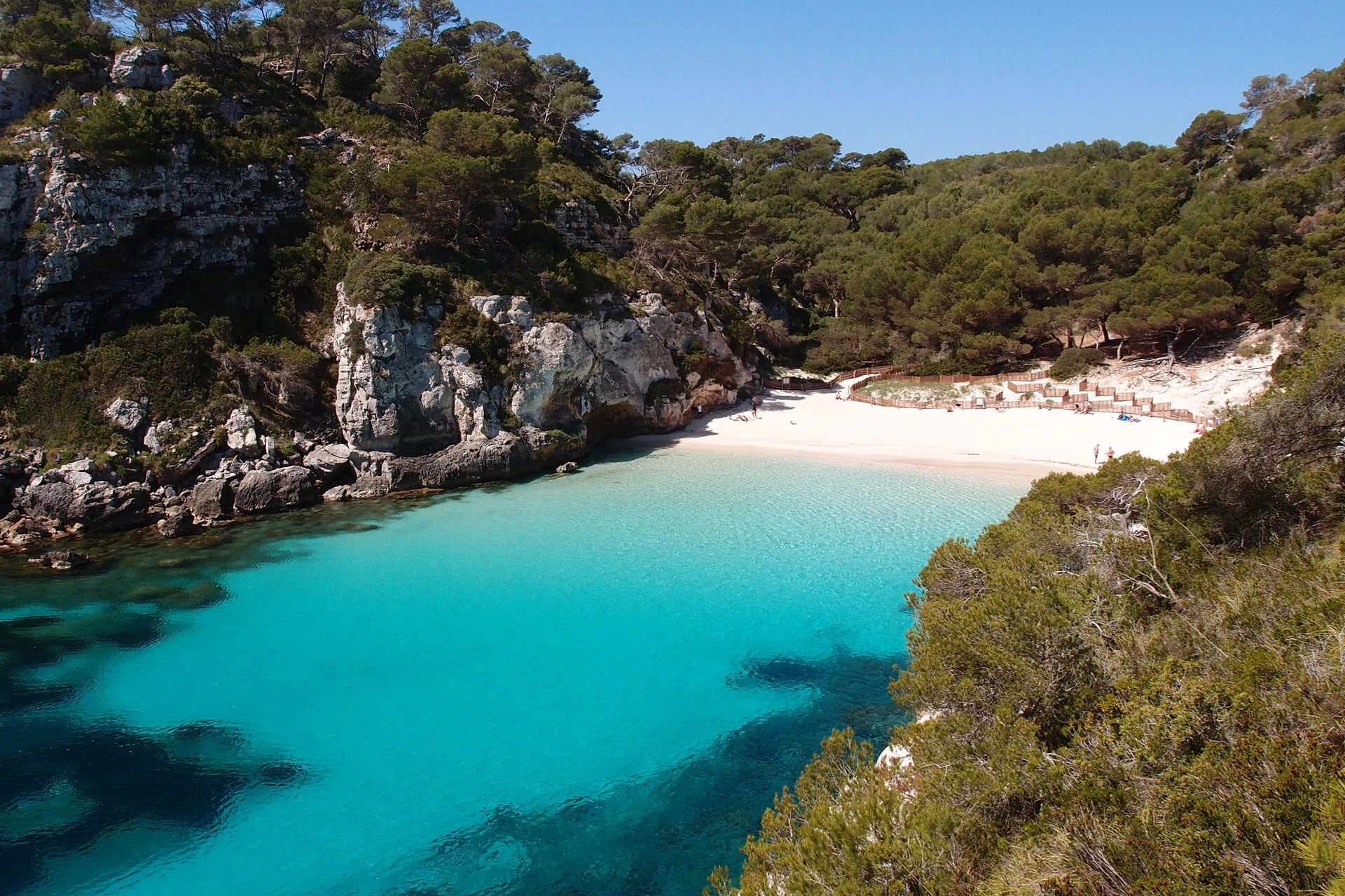 Paisaje de Macarella en Menorca para excursiones desde cruceros MSC