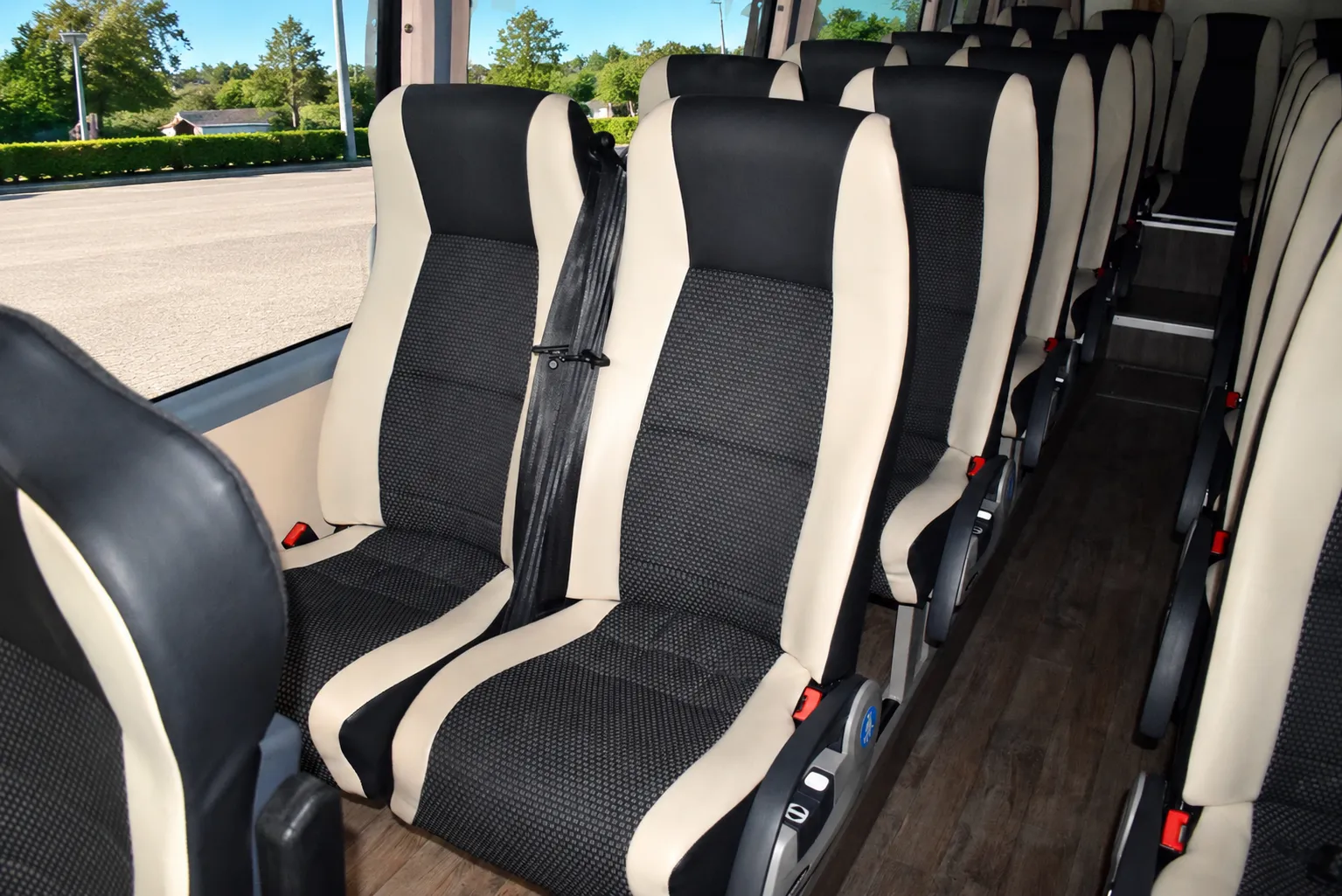 Iveco Unvi Minibús - 6