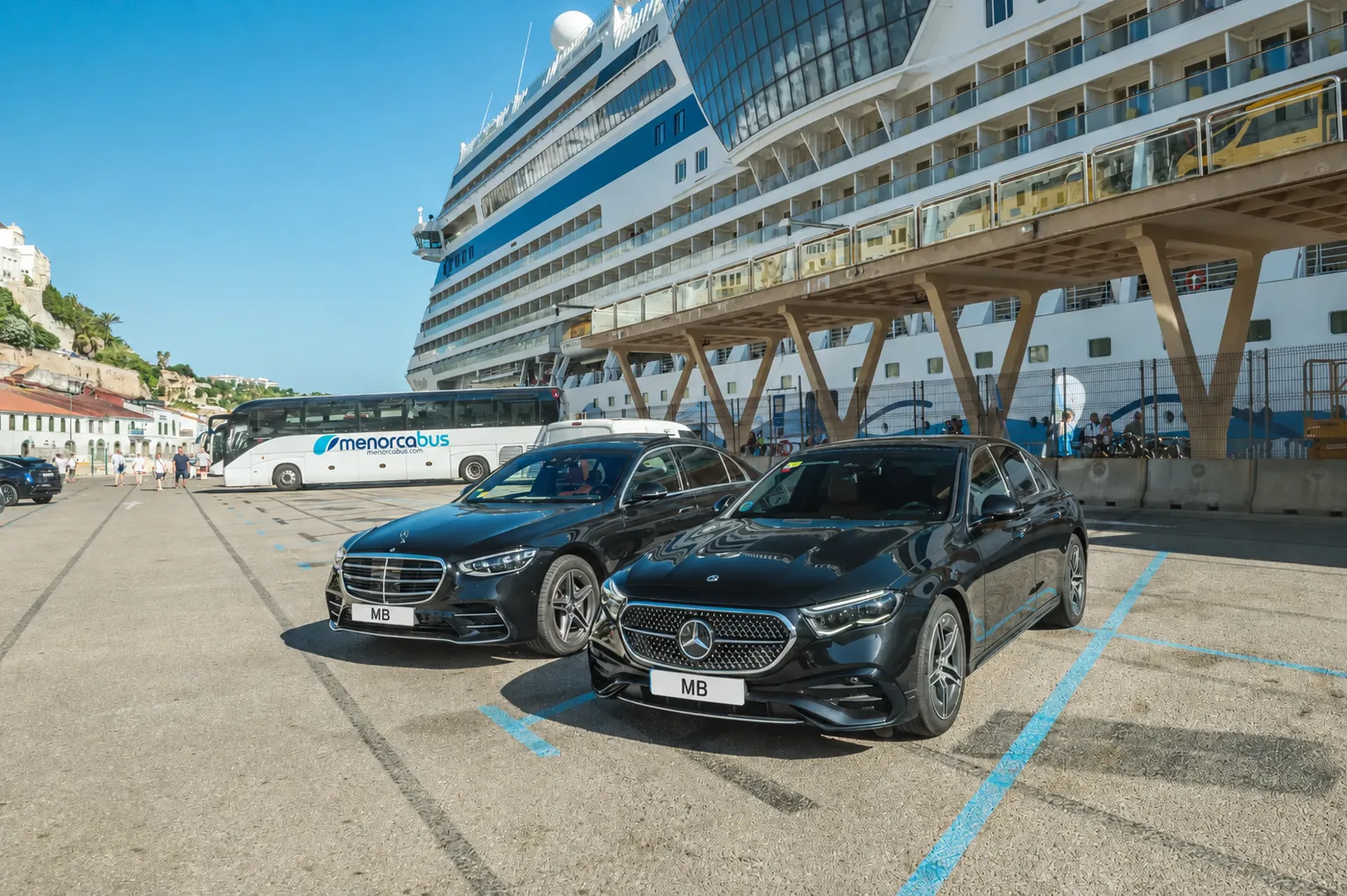 Transfer para cruceros en el puerto de Maó con vehículos de Menorca Bus
